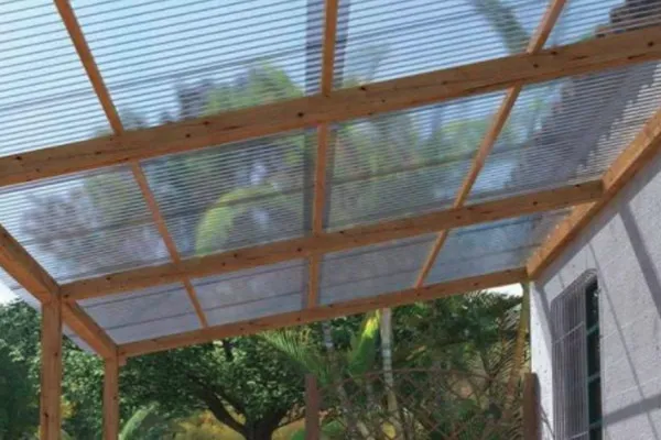 Como instalar telha translúcida de policarbonato em varanda pequena passo a passo